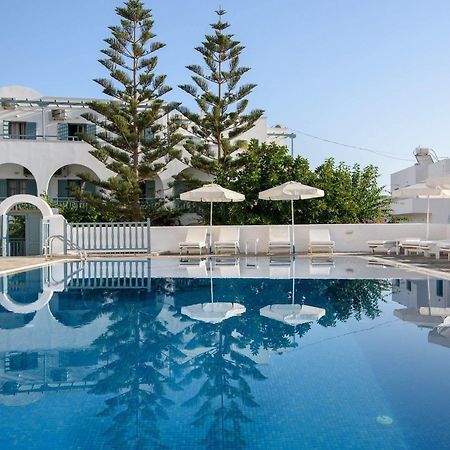 Kamári Iris Boutique Hotel מראה חיצוני תמונה