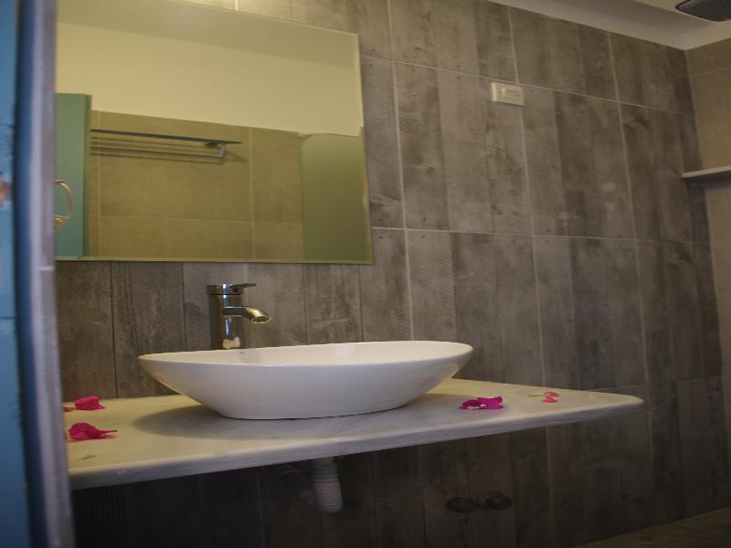 Kamári Iris Boutique Hotel מראה חיצוני תמונה