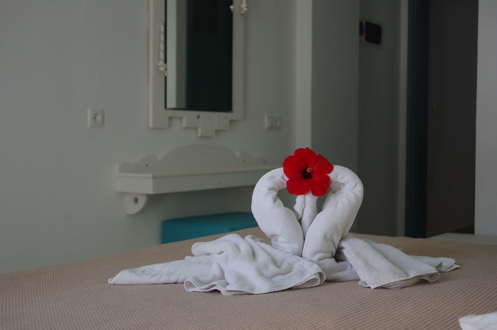 Kamári Iris Boutique Hotel מראה חיצוני תמונה