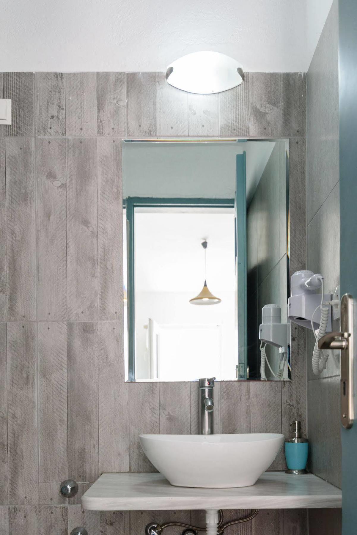 Kamári Iris Boutique Hotel מראה חיצוני תמונה