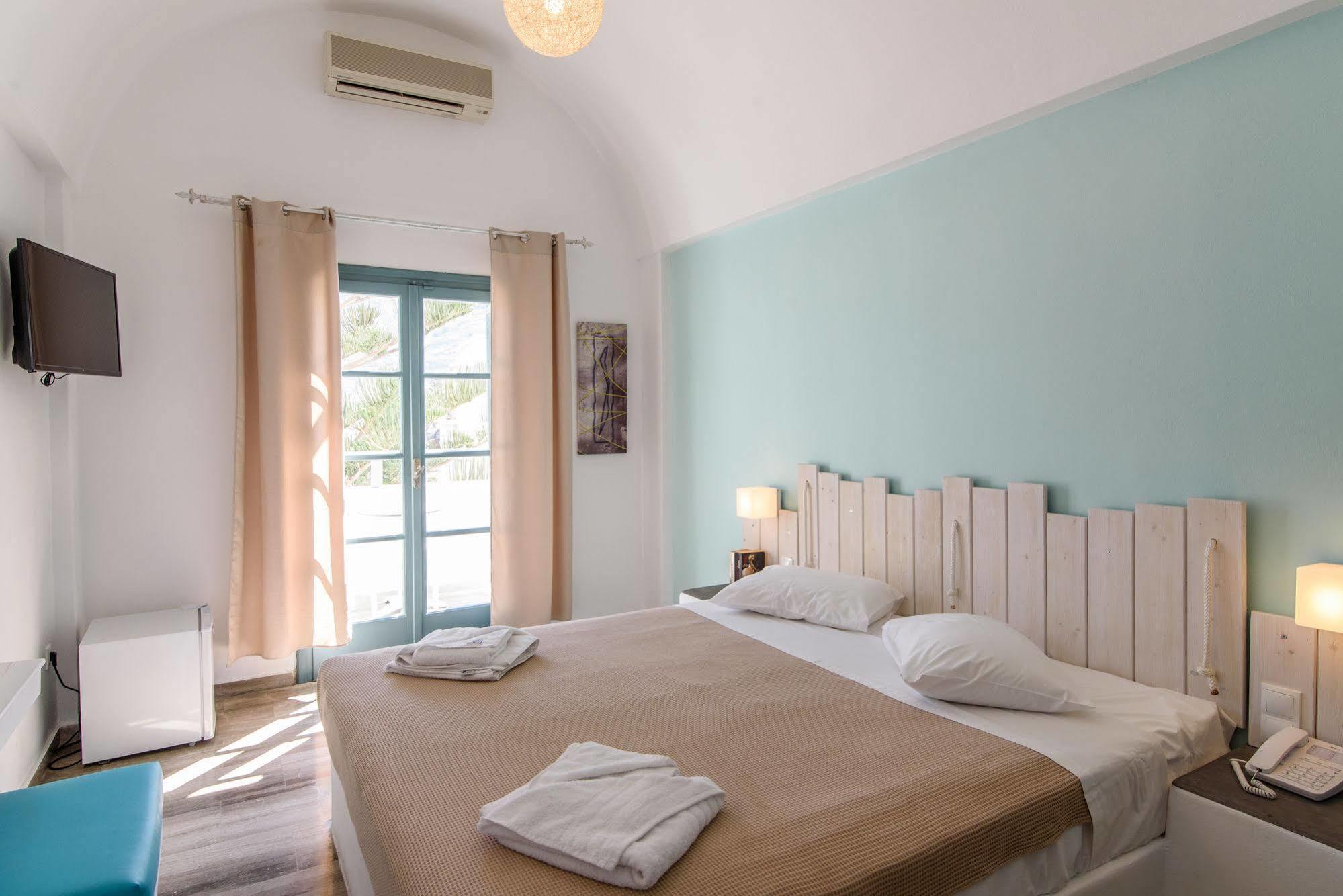 Kamári Iris Boutique Hotel מראה חיצוני תמונה