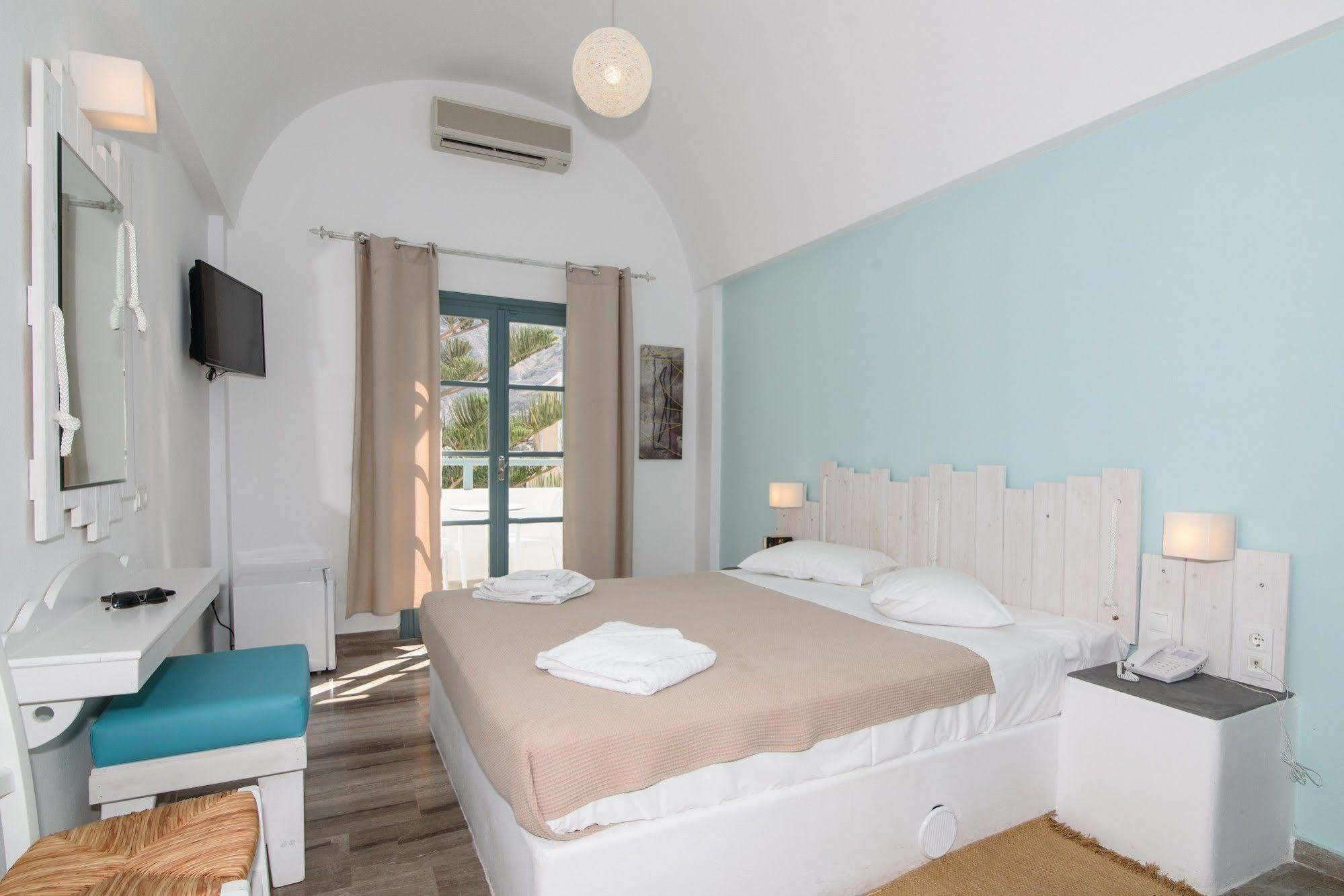 Kamári Iris Boutique Hotel מראה חיצוני תמונה