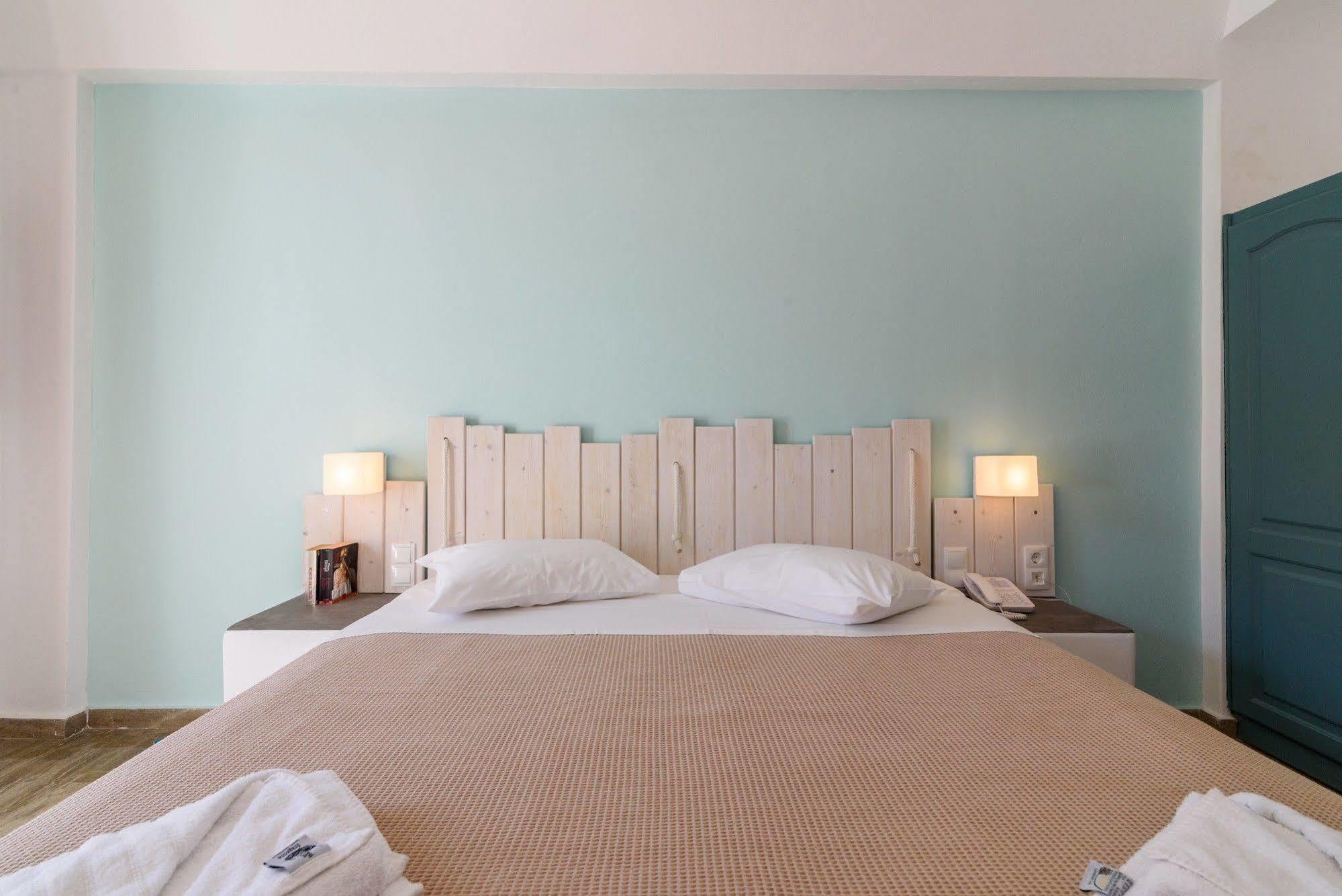 Kamári Iris Boutique Hotel חדר תמונה